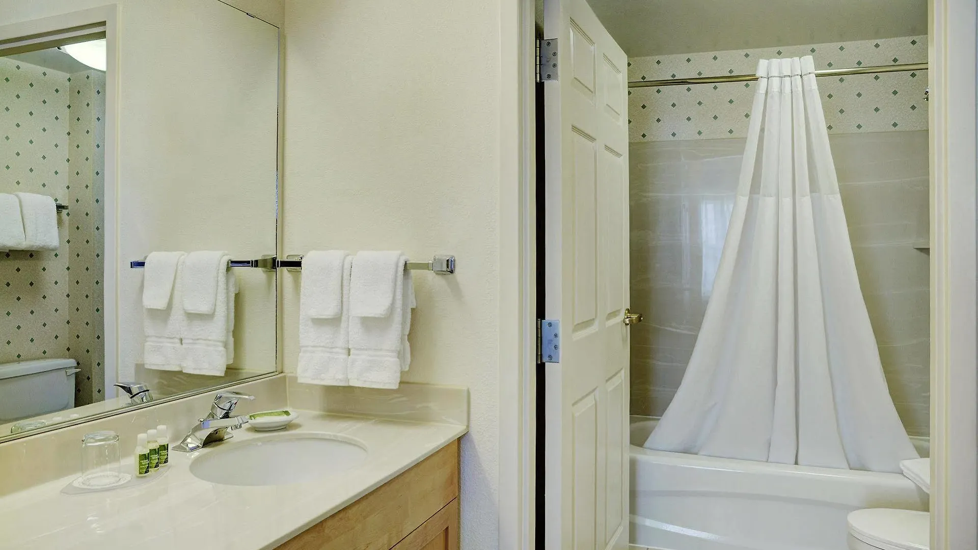 Lakeview Signature Inn Calgary Airport Canada